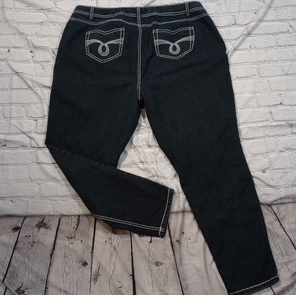 Cato Straight Leg Dark Wash Faux Pocket Jeans Women's Size 24W - Picture 4 of 5